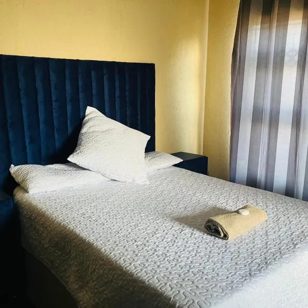 Kanganyisa guest house، فندق في تزانين