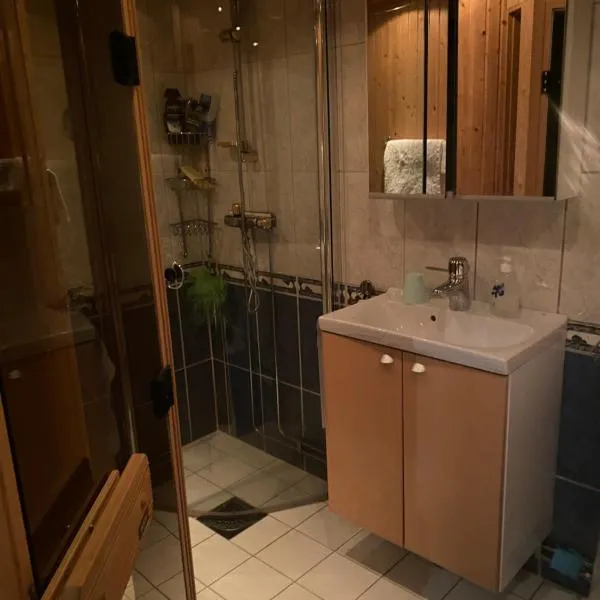 Cozy Basement Room, hotel v destinaci Gothenburg