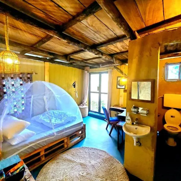 Aroma Home - Eco-Cabins on a Coffee Farm, Hotel in Arusha