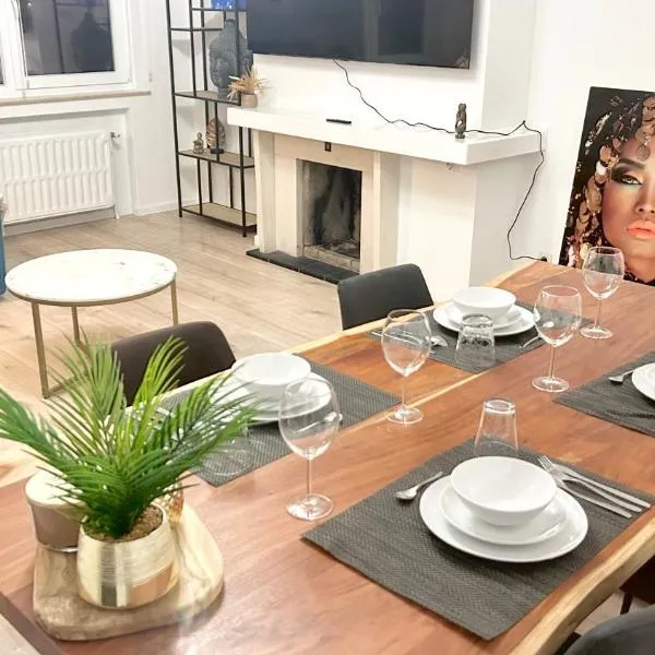 Charming two bedroom flat - NATO - Brussels, hotel v Bruselu
