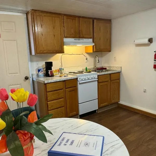 Kings Studio Apartment A, hotel v Nome