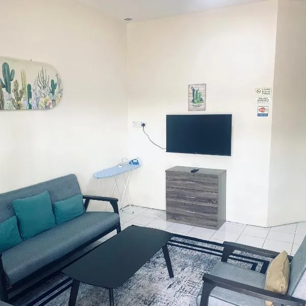 B-09 Suhana HomeStay Sipitang, hotel in Sipitang