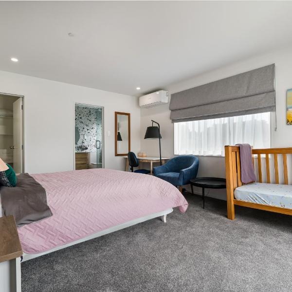 Auckland ONE Tree Hill Coby Suite, Окленд