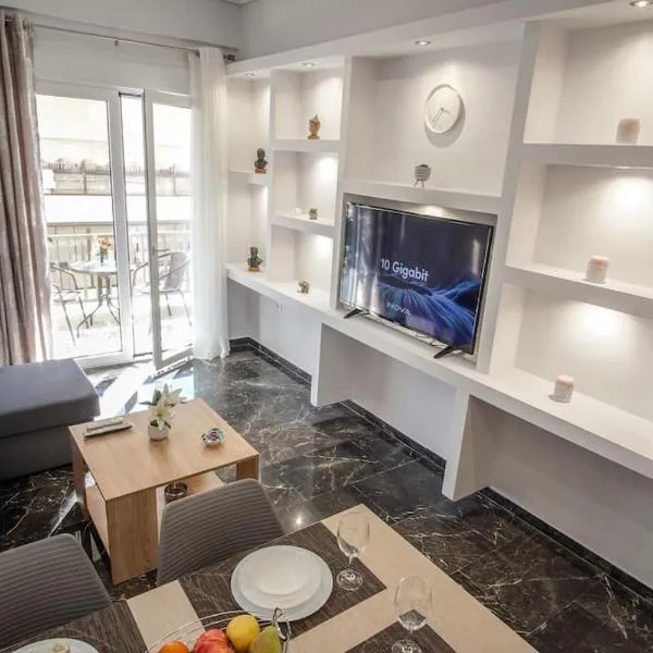 Newly Renovated 2-Bedroom Condo In Athens !, hotel in Athens