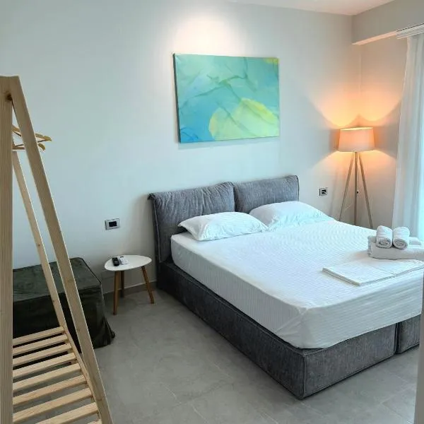 STAY-FIVE Modern Central Studios Self Check-in & Fast Wi-Fi, hotel v destinaci Shkodër