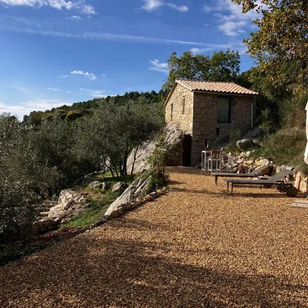 Remote cottage with valley views, hôtel à Buis-les-Baronnies