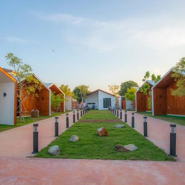 THE O-ZONE AIRPORT Riviera Lodge, hotel in Lat Krabang