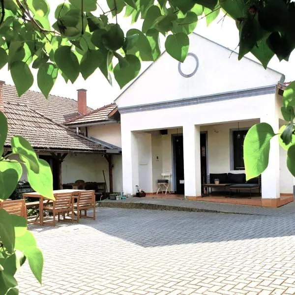 Pottos Porta、Váncsodのホテル