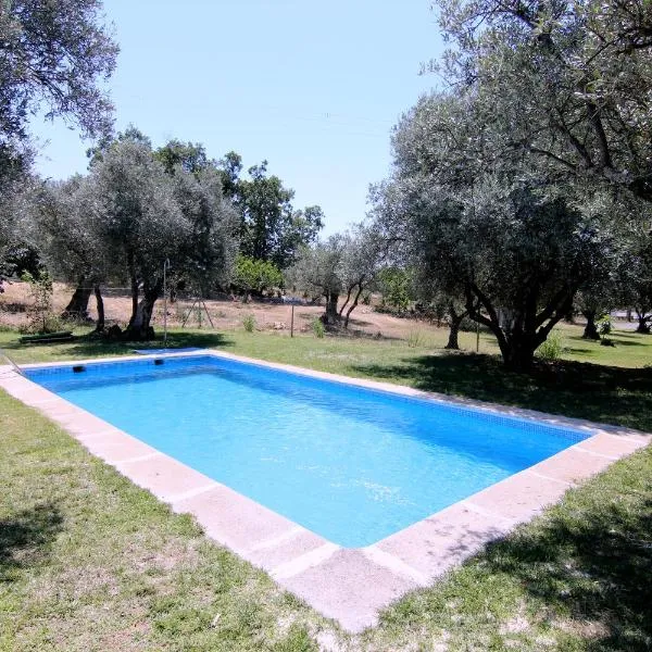 Hotel Rural Hojaranzos, מלון בTejeda de Tiétar