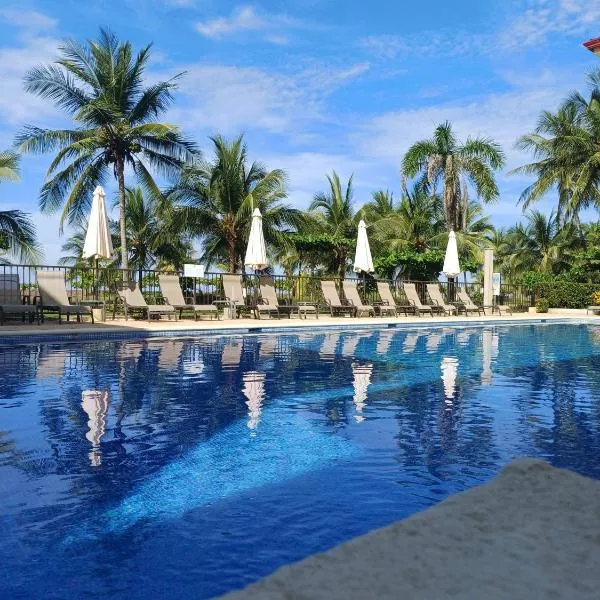 Apartamento de Lujo en Playa Jacó, Frente al Mar, Wifi, AC, Parqueo Privado y Piscinas, ξενοδοχείο σε Jacó