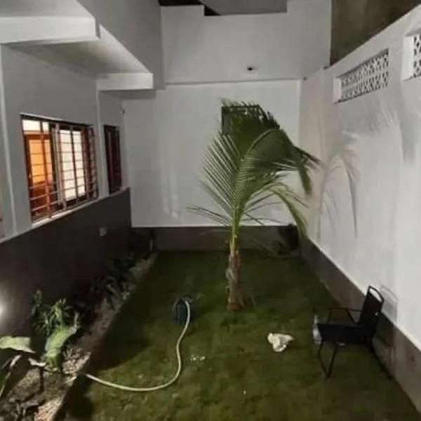 Appartement meublé avec cuisine équipée, au bord la mer, Hotel in Guediawaye