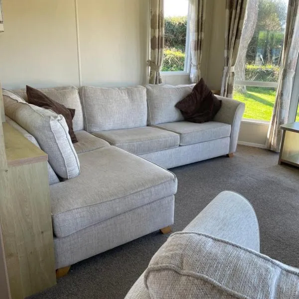 Rubys Retreat - 6 Berth Caravan in Newquay, Cornwall, hôtel à Newquay