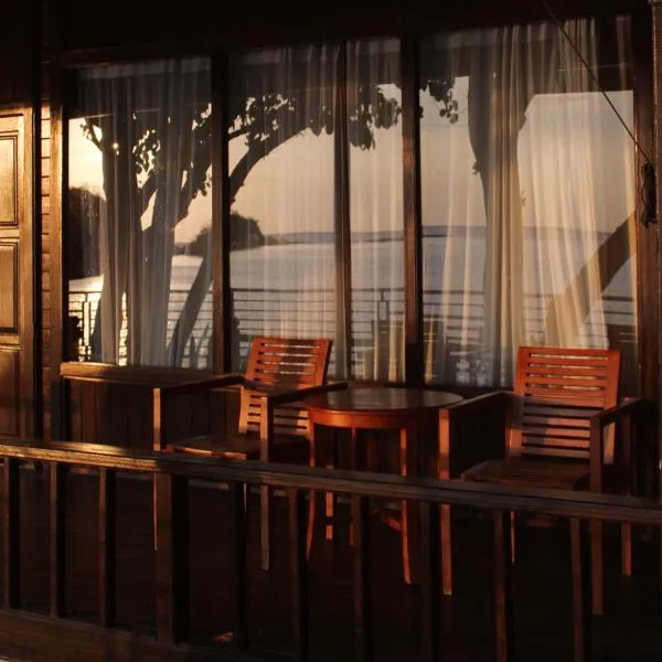 Sylvia Beach Villa, hôtel à Labuan Bajo