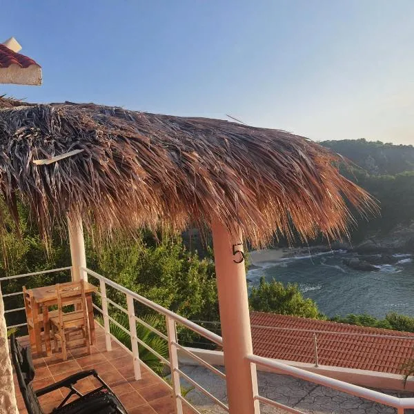 Bungalow Maya Luna, hotel v destinaci Playa Estacahuite