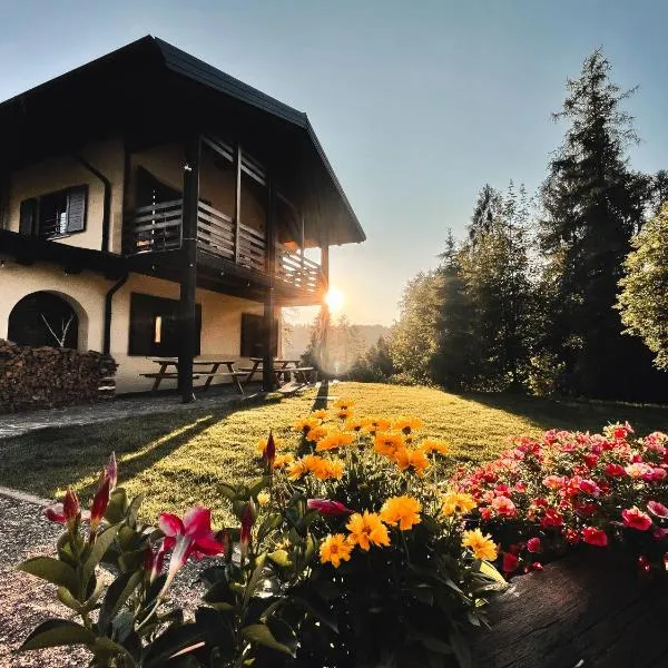 Forest Camp Val di Gresta, hotel v destinaci Ronzo Chienis