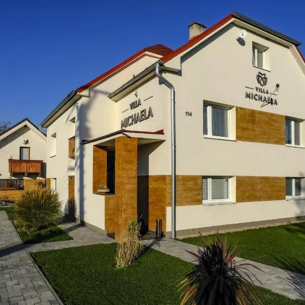 Villa Michaela, hotel in Bešeňová