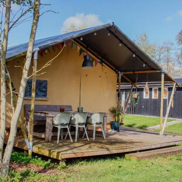 Luxe safaritent op watersportcamping，赫勞的飯店