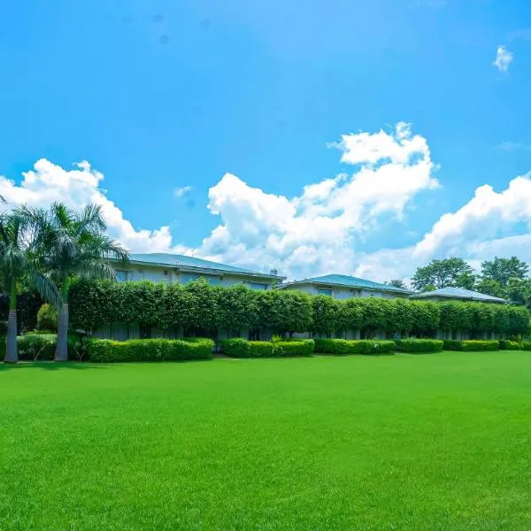 The Tattwaa Corbett Spa and Resort, hotel in Rāmnagar