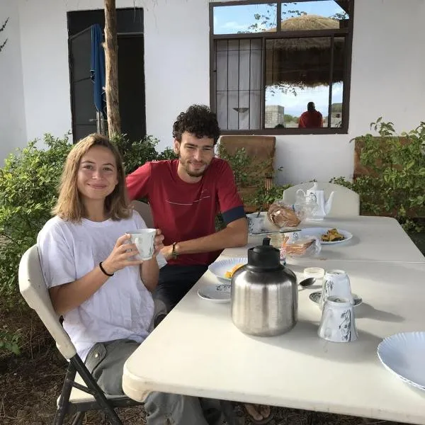 East Homestay، فندق في Boma la Ngombe