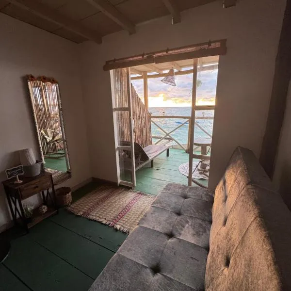 Tequila SunBeach Baru Eco-Hotel，位于巴尔的酒店
