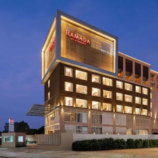 Ramada by Wyndham Gorakhpur Gorakhnath Mandir Road, khách sạn ở Gorakhpur
