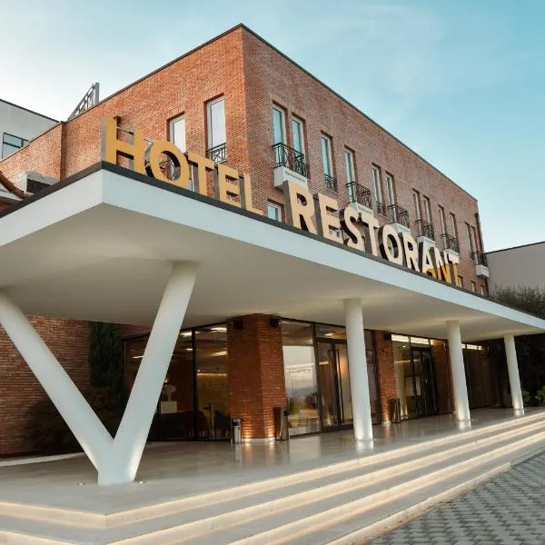Hotel Albulena, hotel in Mamurras