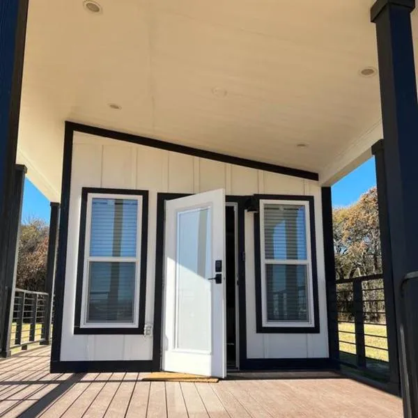 Texoma Getaway - Tiny House on a Pharm, готель у місті Cartwright