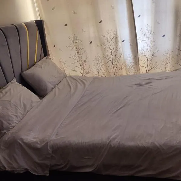 Serenity Studio - Kinoo off Waiyaki Way, hotel v destinaci Rungiri