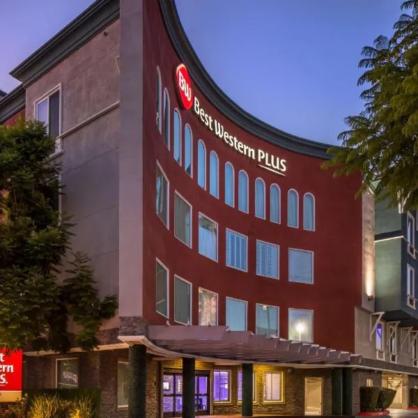 Viesnīca Best Western PLUS Avita Suites pilsētā Toransa