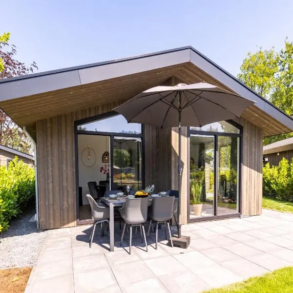 Chalet by Pond with Sauna, ξενοδοχείο σε Veldhoven