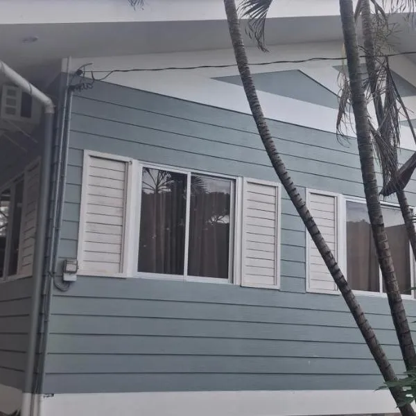 Tiny house in city proper, hotel di Puerto Princesa City