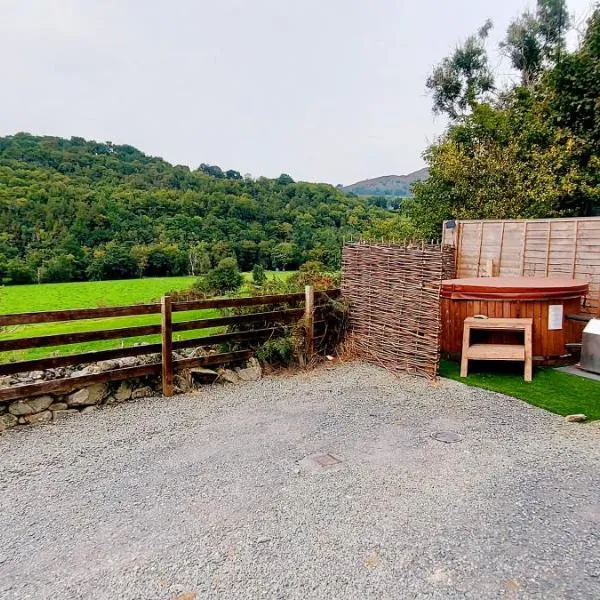 Cader Mountain View Cottage with Hot Tub in Snowdonia, ξενοδοχείο σε Dolgellau