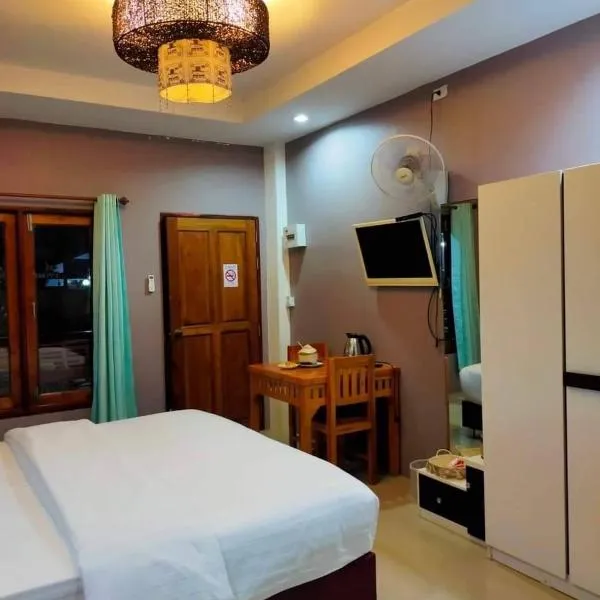 Mgrand Hotel, hotel em Ban Non Sombun