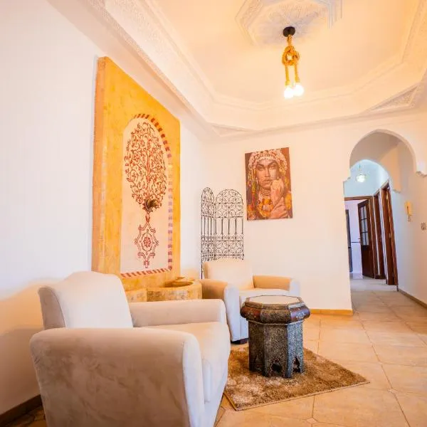 Charming art-inspired apartment, hotel in Marrakesh