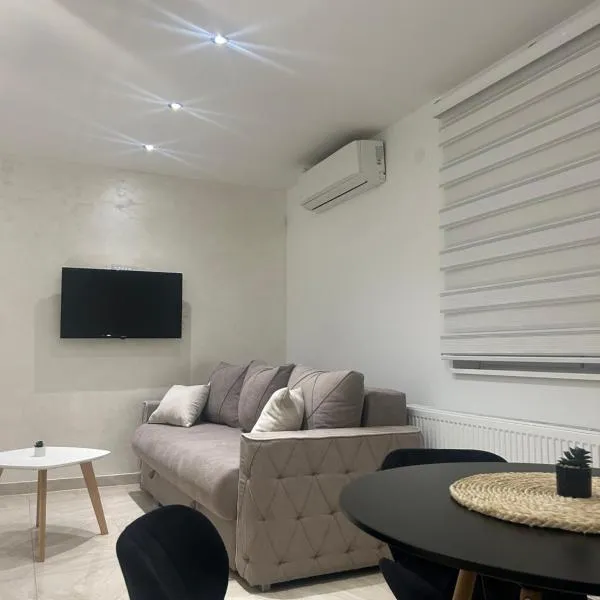 Apartman Cristal LUX, hôtel à Surčin
