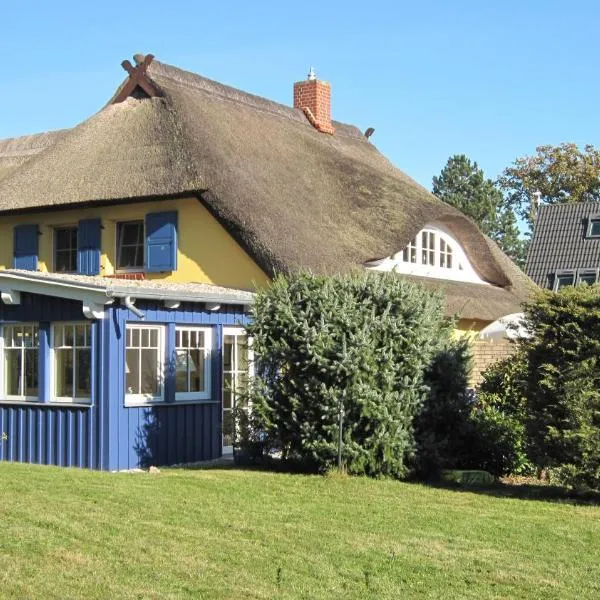 Ferienwohnungen Reetwinkel in Wieck, hotel in Wieck