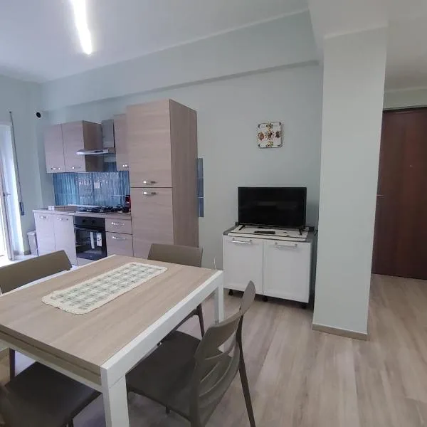 "A casa dei Nonni" House near the metro C, hotel a Roma