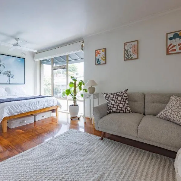 St Kilda Studio Apartment walking distance to the beach, hotel in Melbourne
