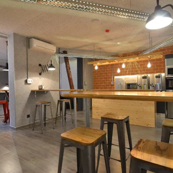 Far Home Atocha, hotel v destinaci Madrid