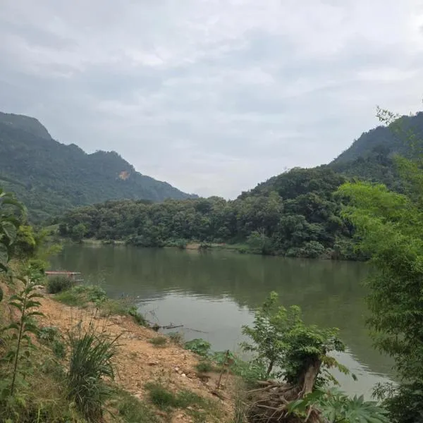 The View Nong Khiaw Guesthouse, ξενοδοχείο σε Nongkhiaw