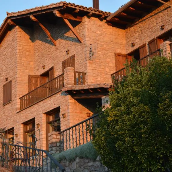 Hostal La Neu, Hotel in Castellar de NʼHug