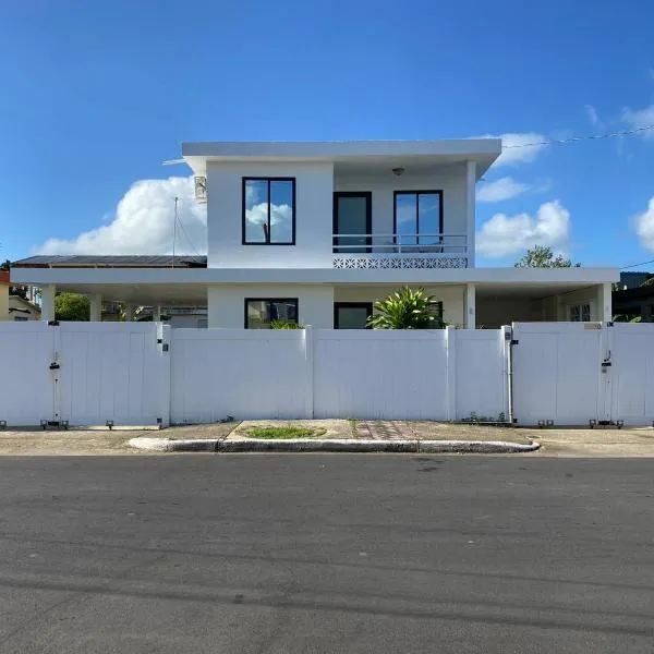 Tropical Getaway, hotel in Aguadilla