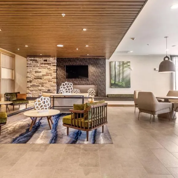 Fairfield Inn & Suites Dallas Arlington South, khách sạn ở Arlington