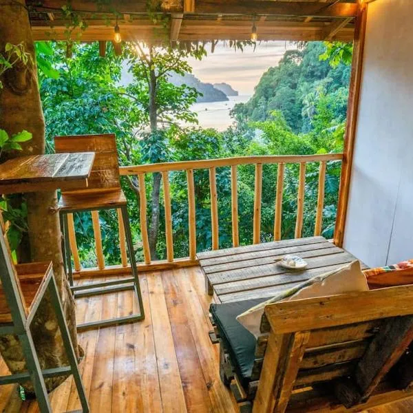 Bayview Apartment with Balcony, hotel in El Nido