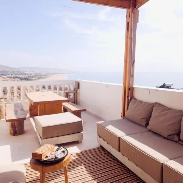 Tazuri Surf House: Taghazout şehrinde bir otel