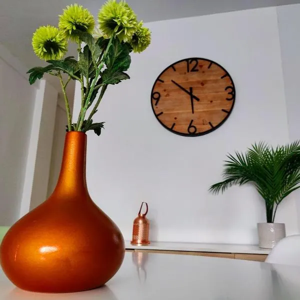 Boutique Apartment Fuengirola old town & beach with 2bed-2bath, hotel di Fuengirola