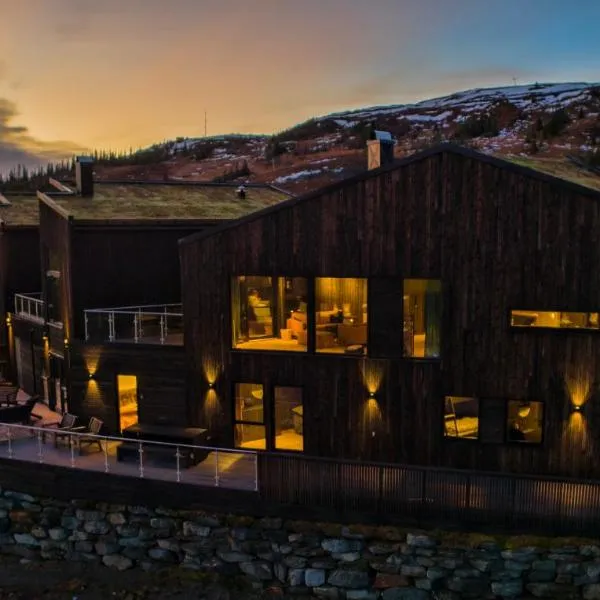 Trilodge - Unique cabin with high standard, views, ski in & out, attractive location, hôtel à Meråker