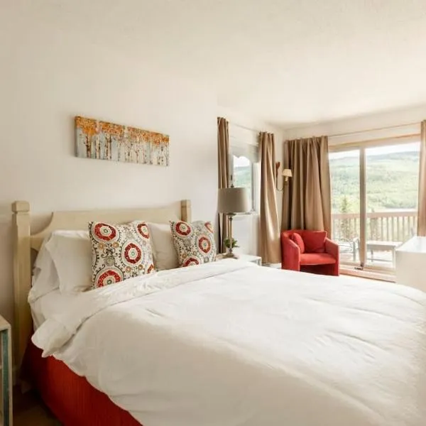 InstantSuites- The Mountain Lake house, hotel en Mont-Tremblant