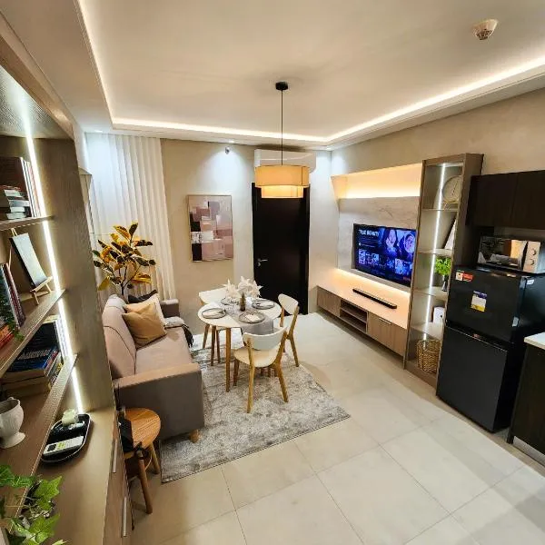 1 Bedroom Apartment in Aeon Towers I City Views I Free Wi-fi, Gym and Pool, hotel a Davao