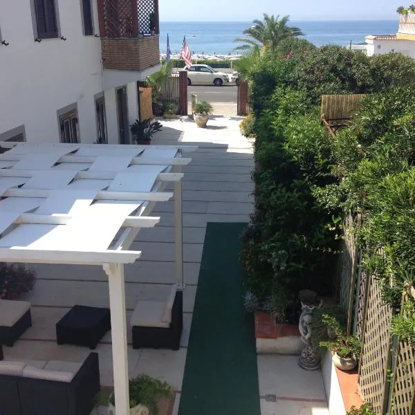 Hotel La Rosetta Scauri, hotel v destinaci Scauri